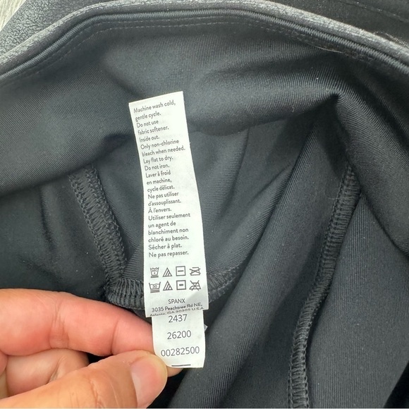 SPANX Women’s Faux Black Leather Leggings Tights in Shimmer Black SZ Medium - Picture 7 of 16